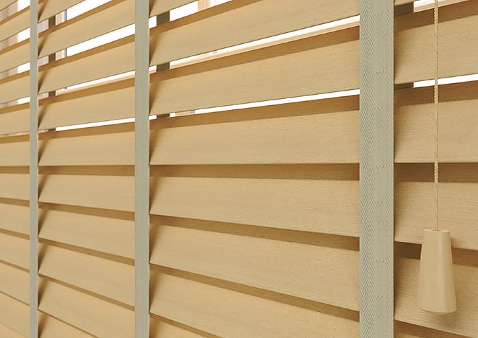 Malmo Deluxe, Sunlit Oak - Motorised Venetian Blind - Image 4